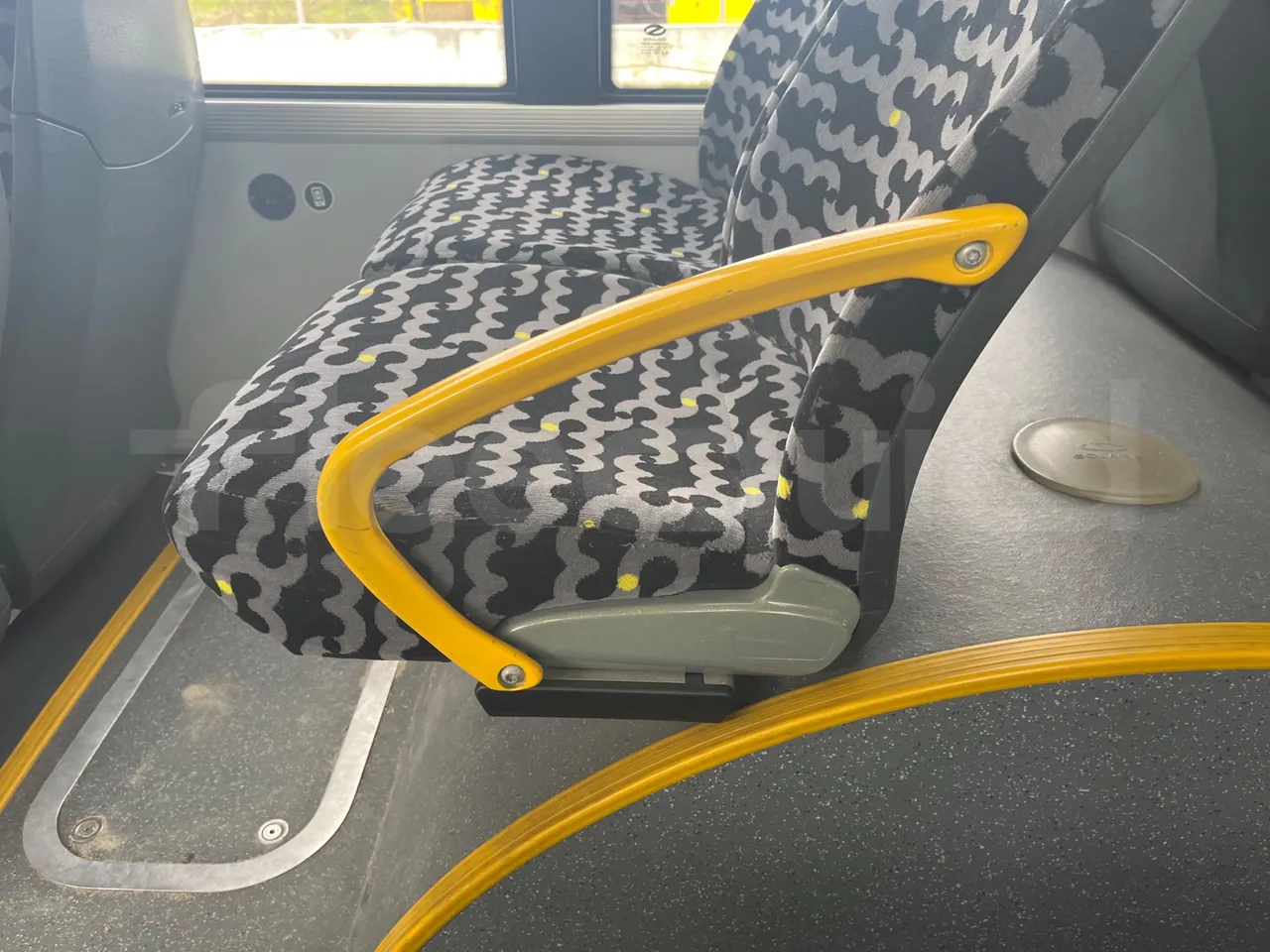 Solaris Urbino 18 - Euro 6 - 271 kW - 18 mt - armrest detail photo
