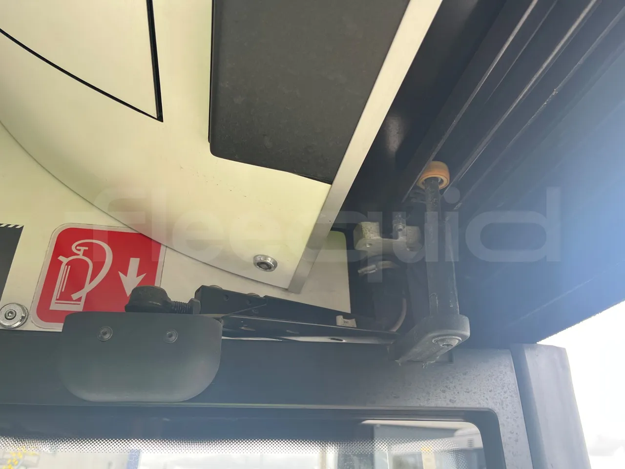 Solaris Urbino 18 - Euro 6 - 271 kW - 18 mt - door mechanism photo