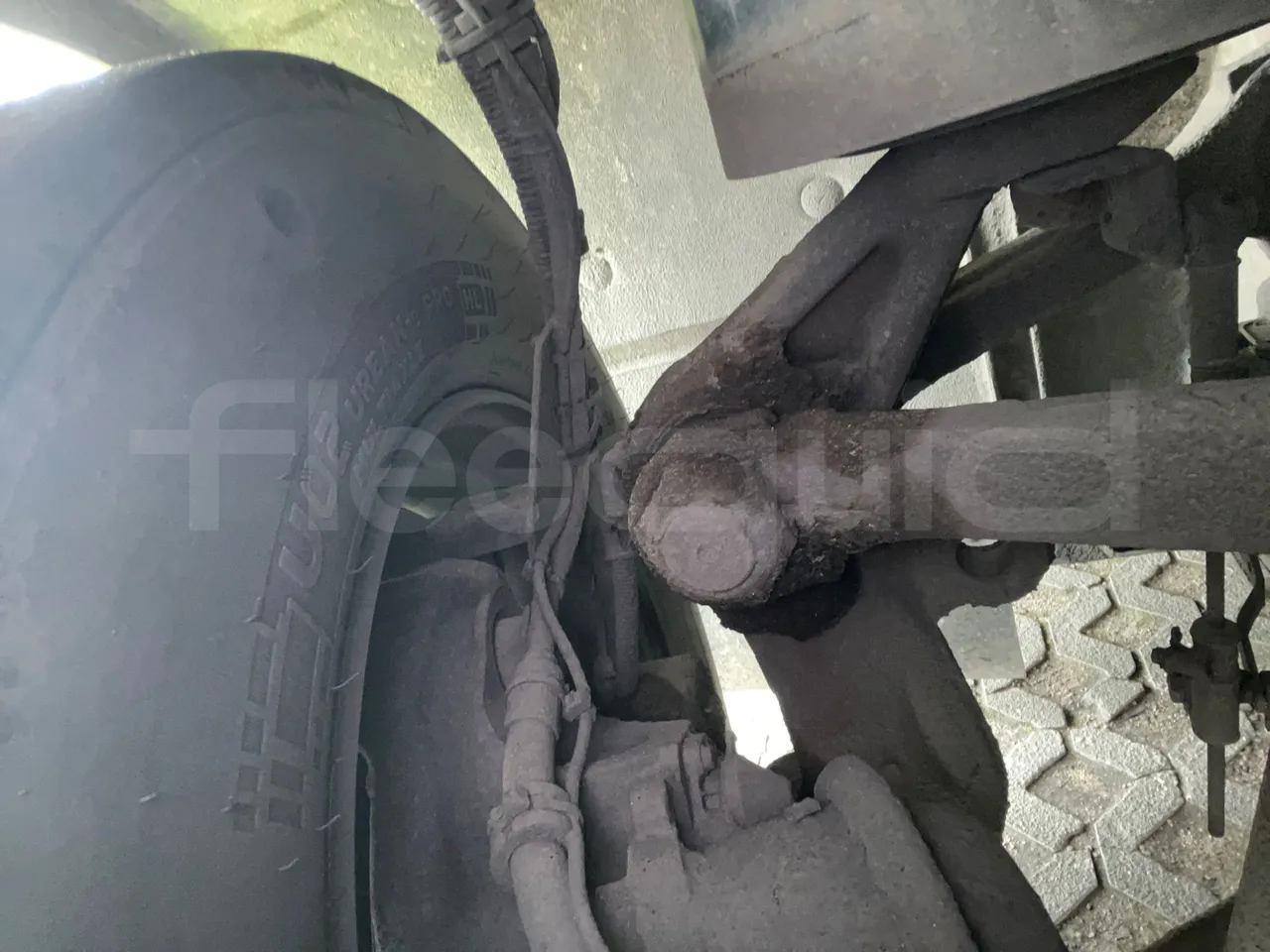 Solaris Urbino 18 - Euro 6 - 271 kW - 18 mt - front shock absorbers right