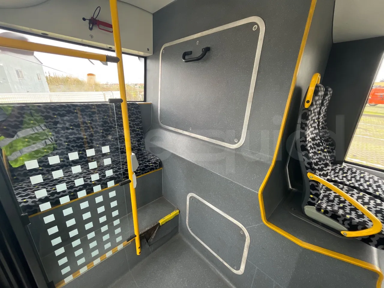 Solaris Urbino 18 - Euro 6 - 271 kW - 18 mt - floor hatches photo