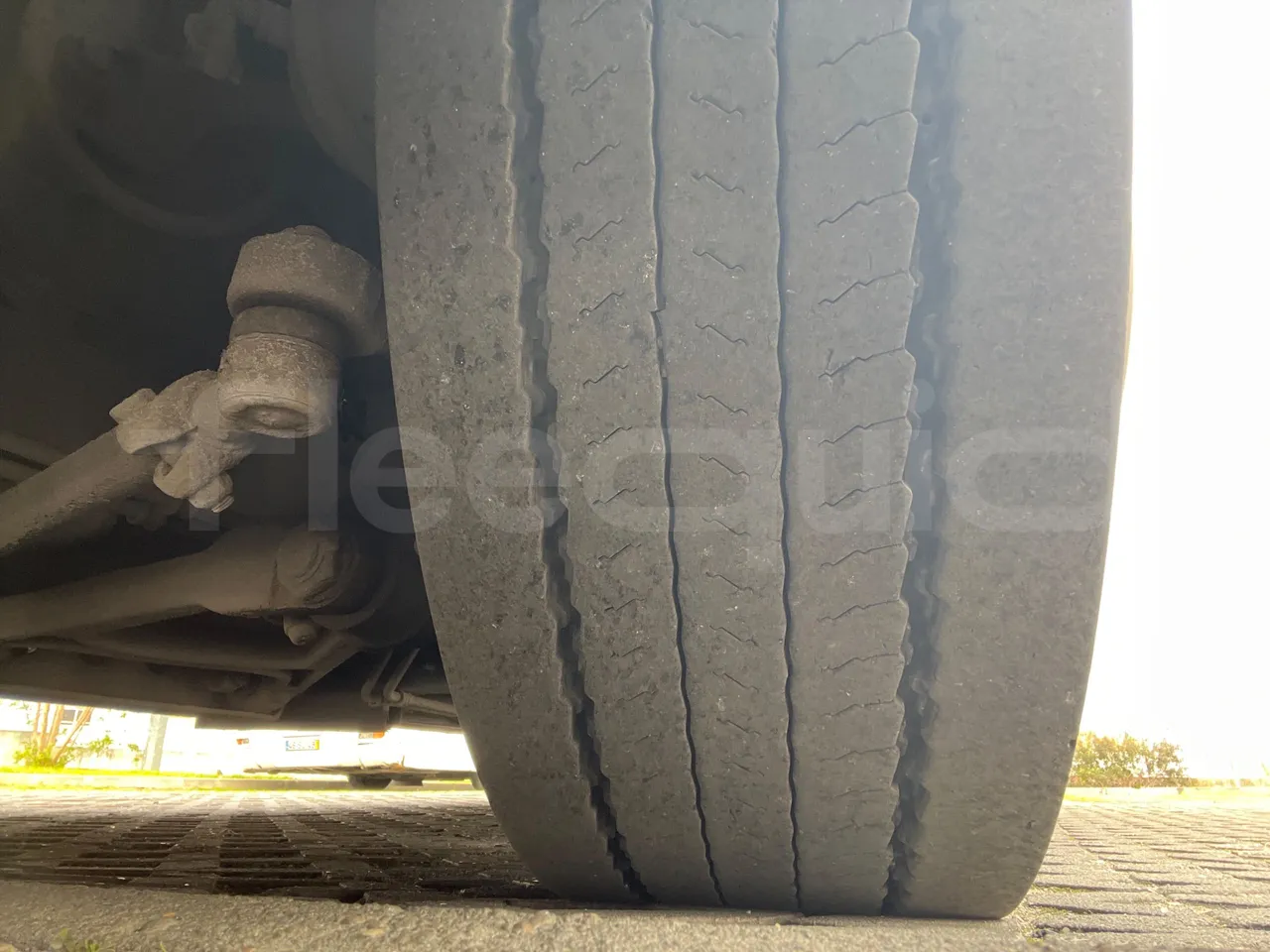 Solaris Urbino 18 - Euro 6 - 271 kW - 18 mt - tread condition third axle tires left