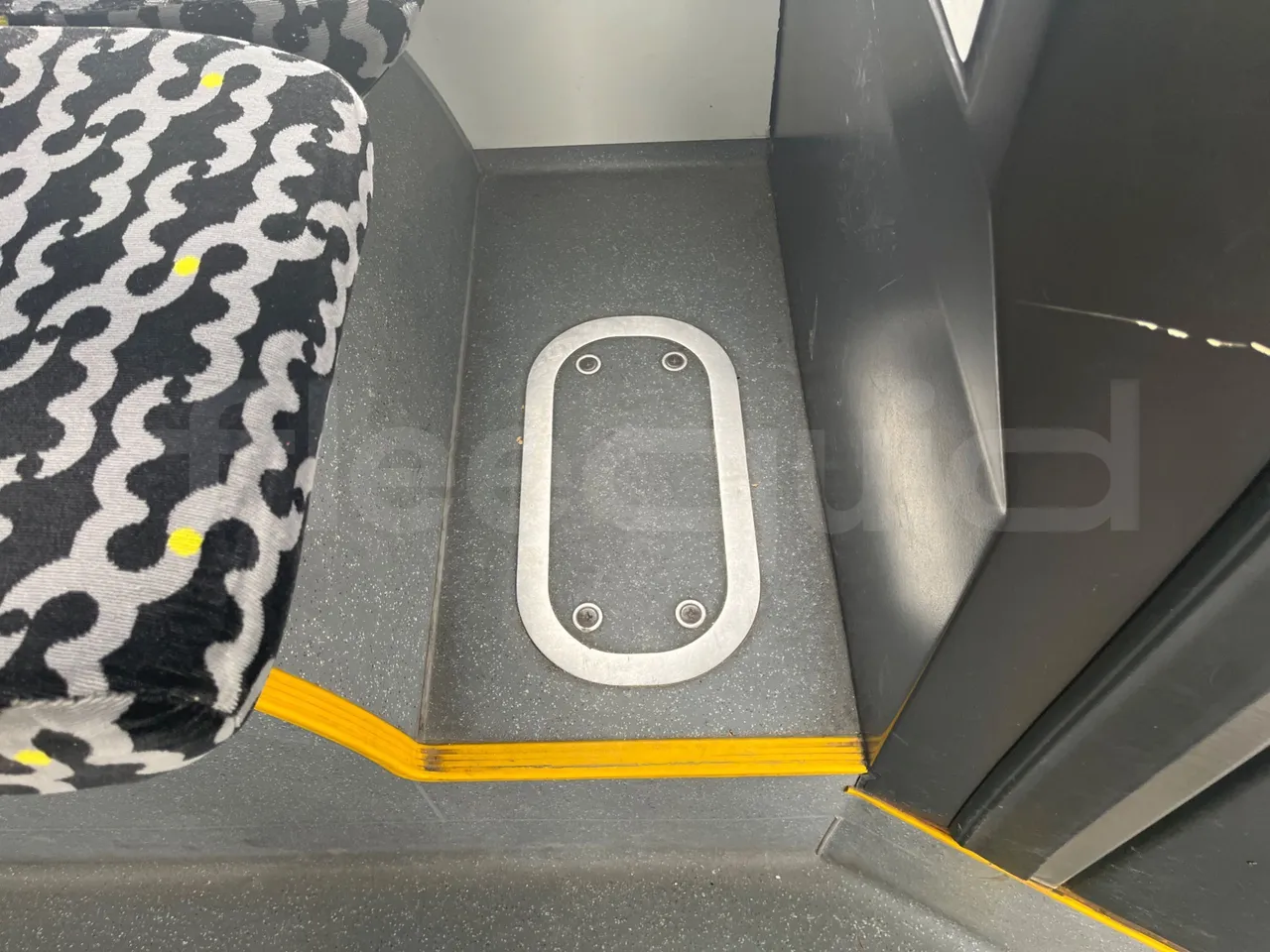 Solaris Urbino 18 - Euro 6 - 271 kW - 18 mt - power outlets detail