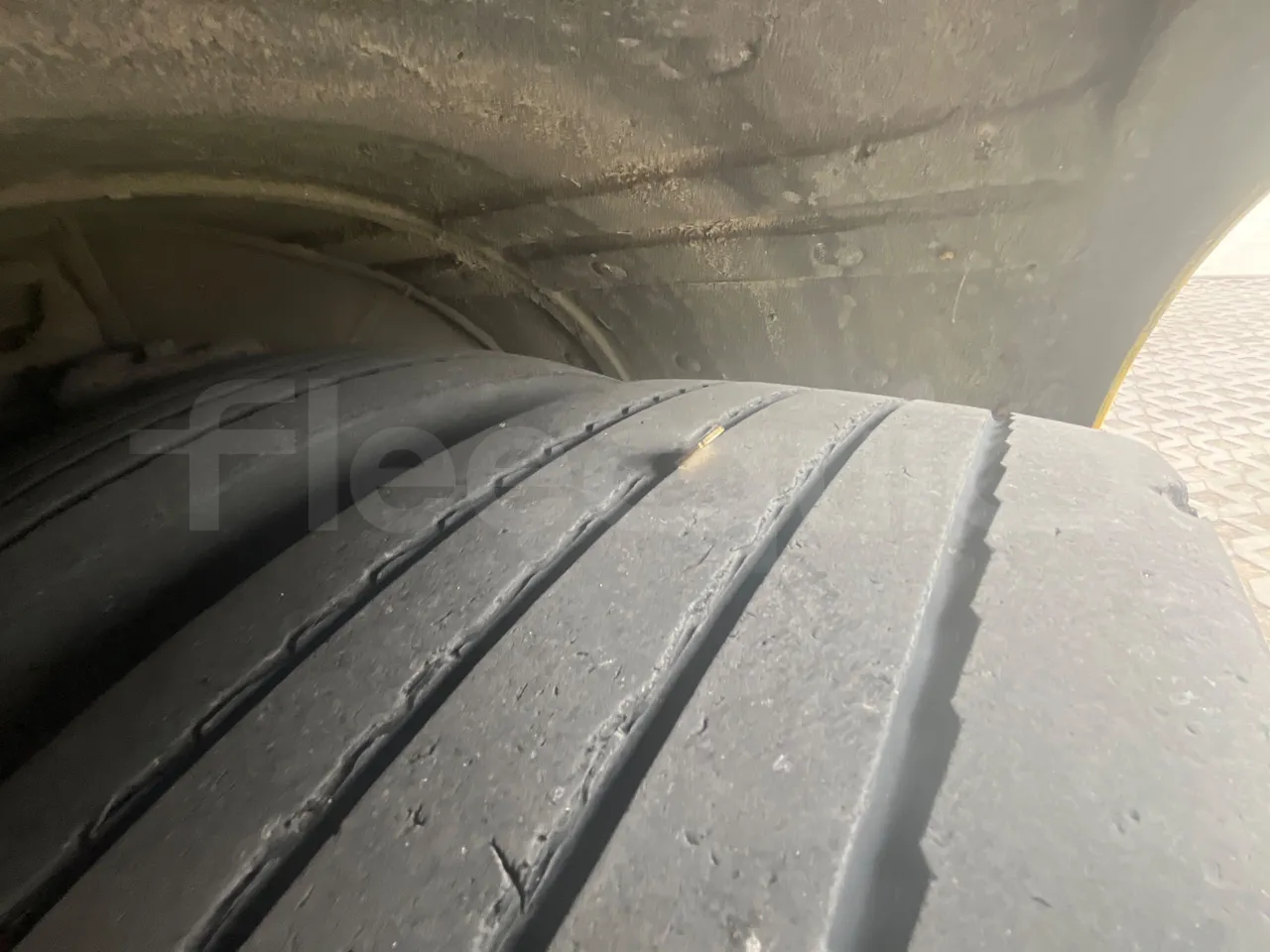 Solaris Urbino 18 - Euro 6 - 271 kW - 18 mt - front left tire measurements