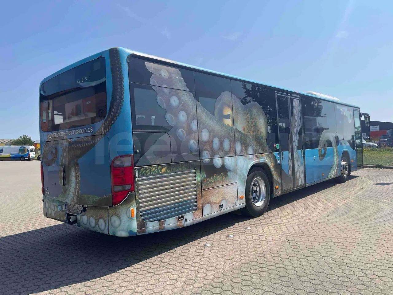 Setra S415 - 3/4 Rear Right Side