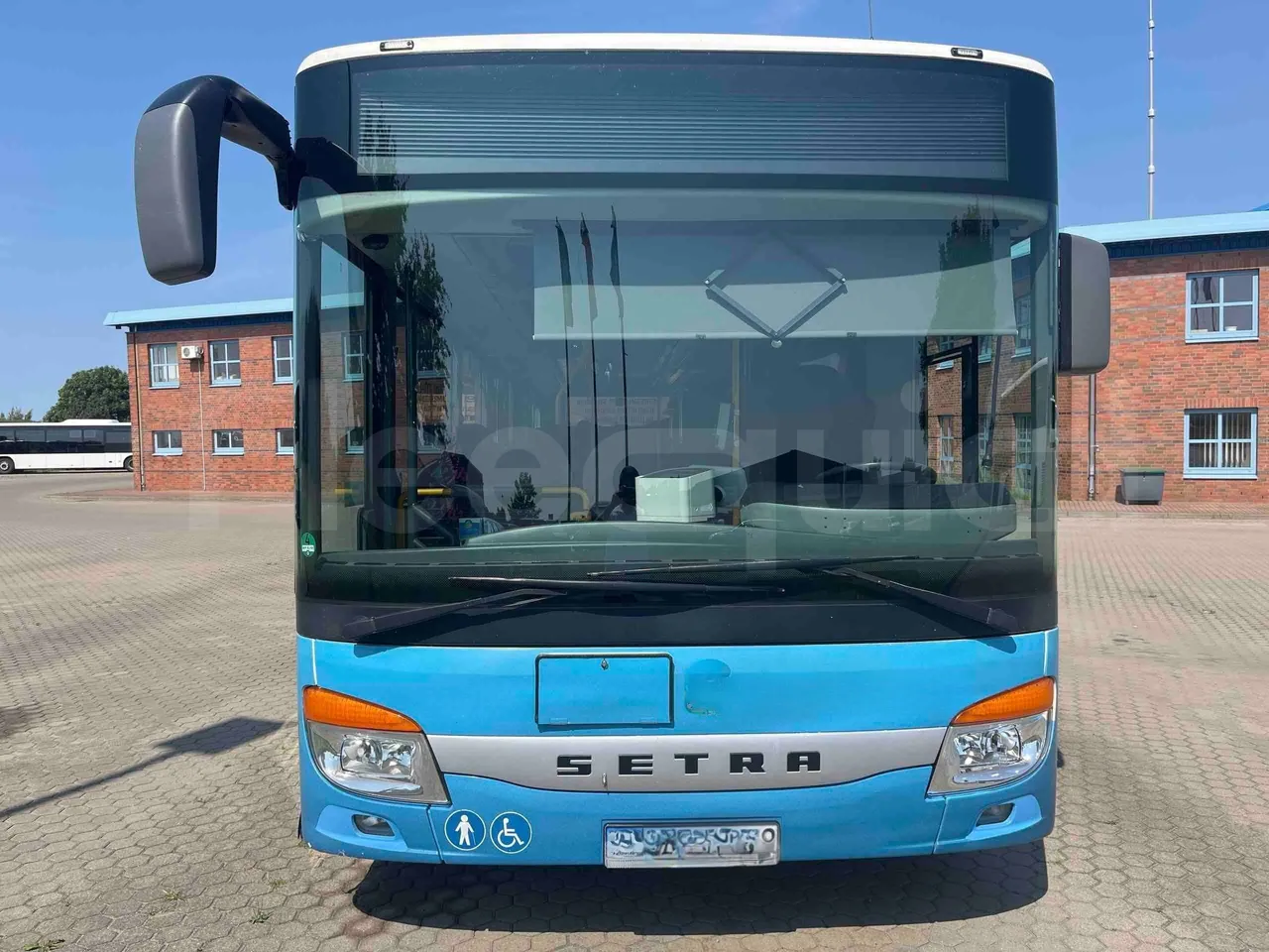 Setra S415 - Front