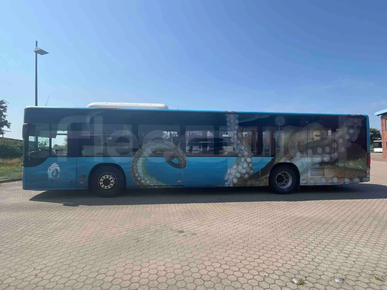 Setra S415 - Left Side