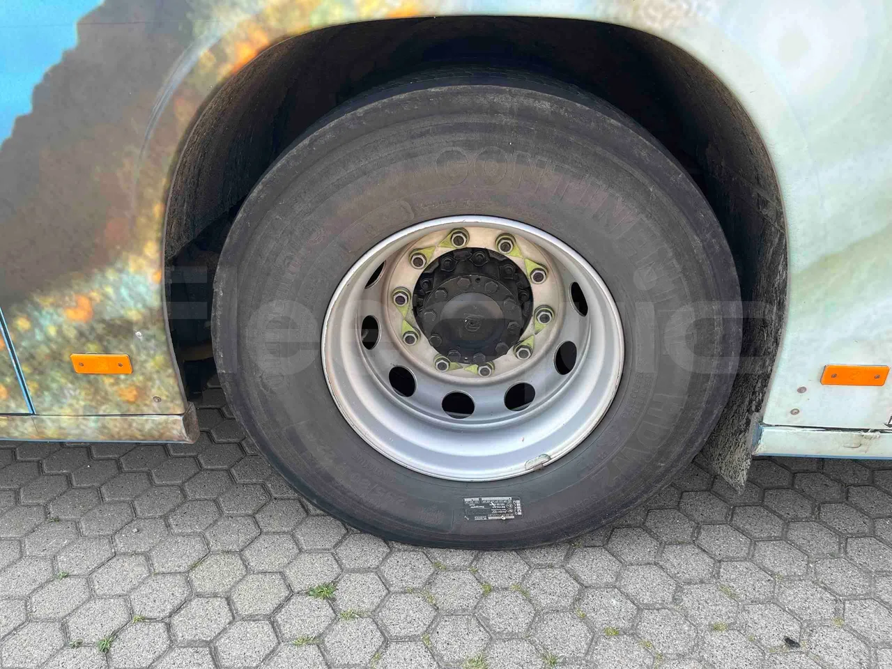 Setra S415 - First Axle Left Side: Tyre Size