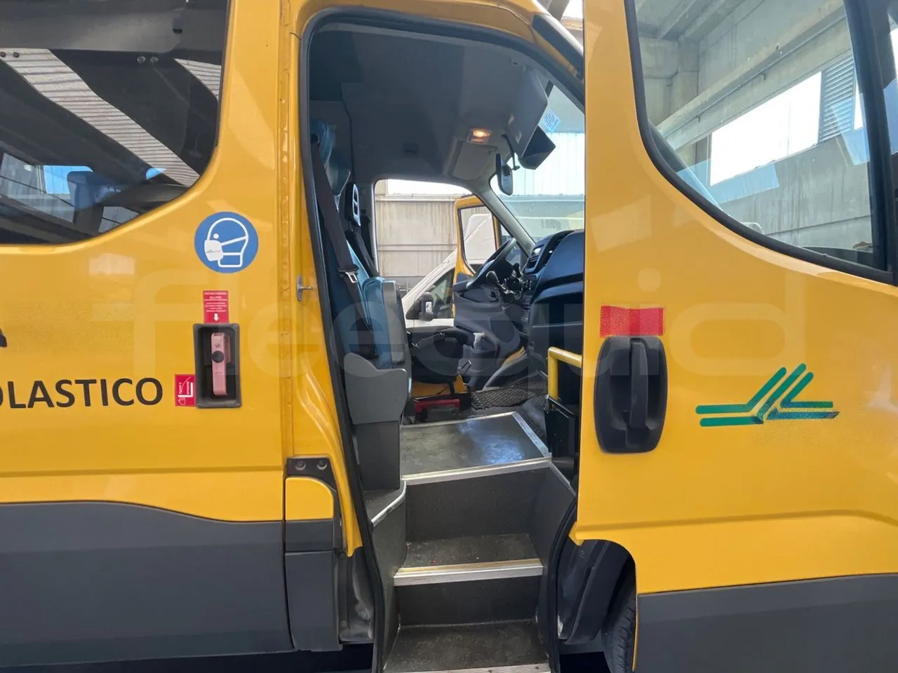 Iveco Daily 50C14N - EUR6 - 100kW - 6,048m - front door 1 open