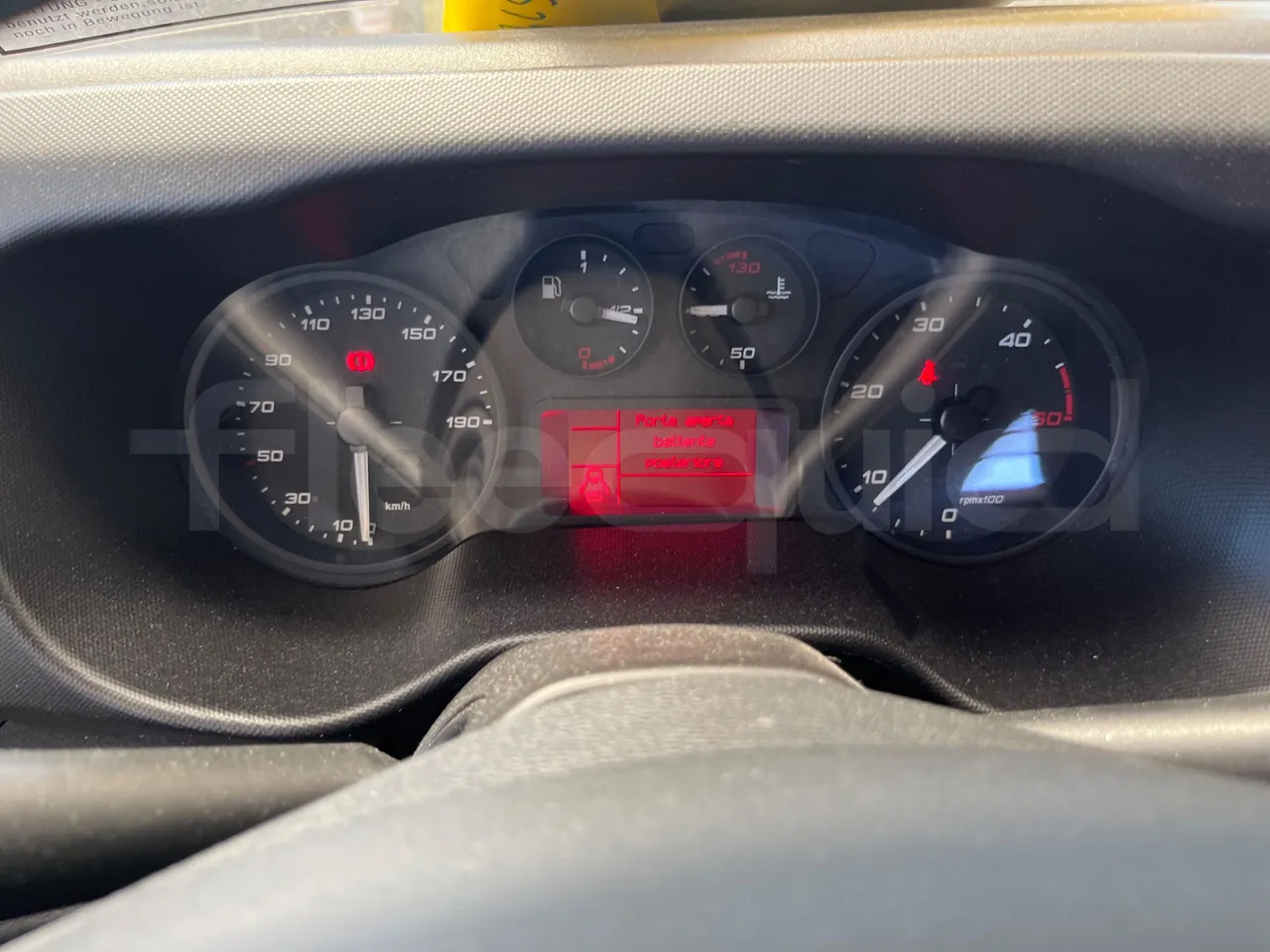 Iveco Daily 50C14N - EUR6 - 100kW - 6,048m - dashboard lights on