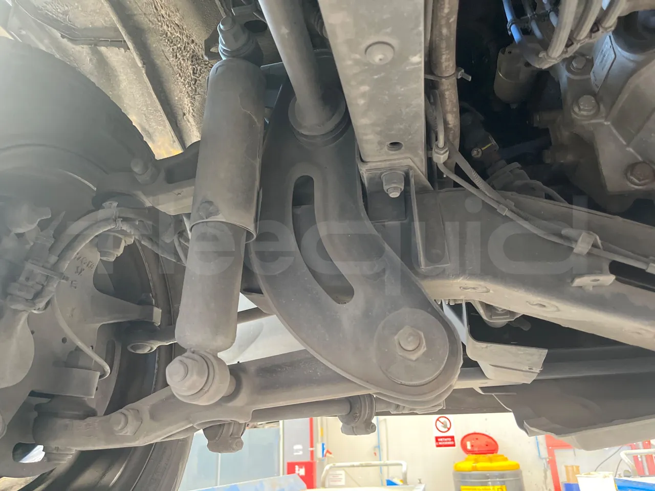 Iveco Daily 50C14N - EUR6 - 100kW - 6,048m - front air springs left