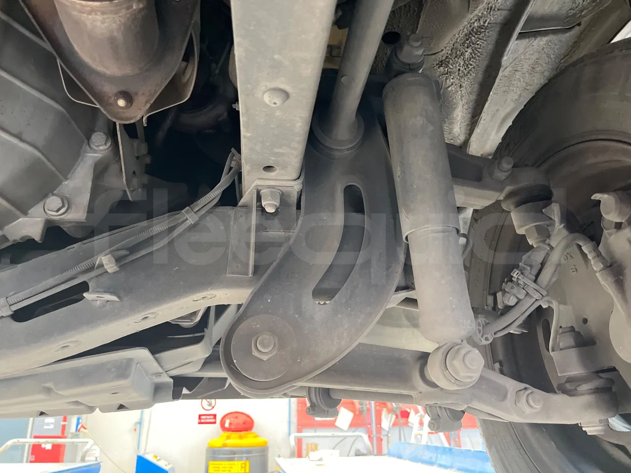 Iveco Daily 50C14N - EUR6 - 100kW - 6,048m - front shock absorbers right