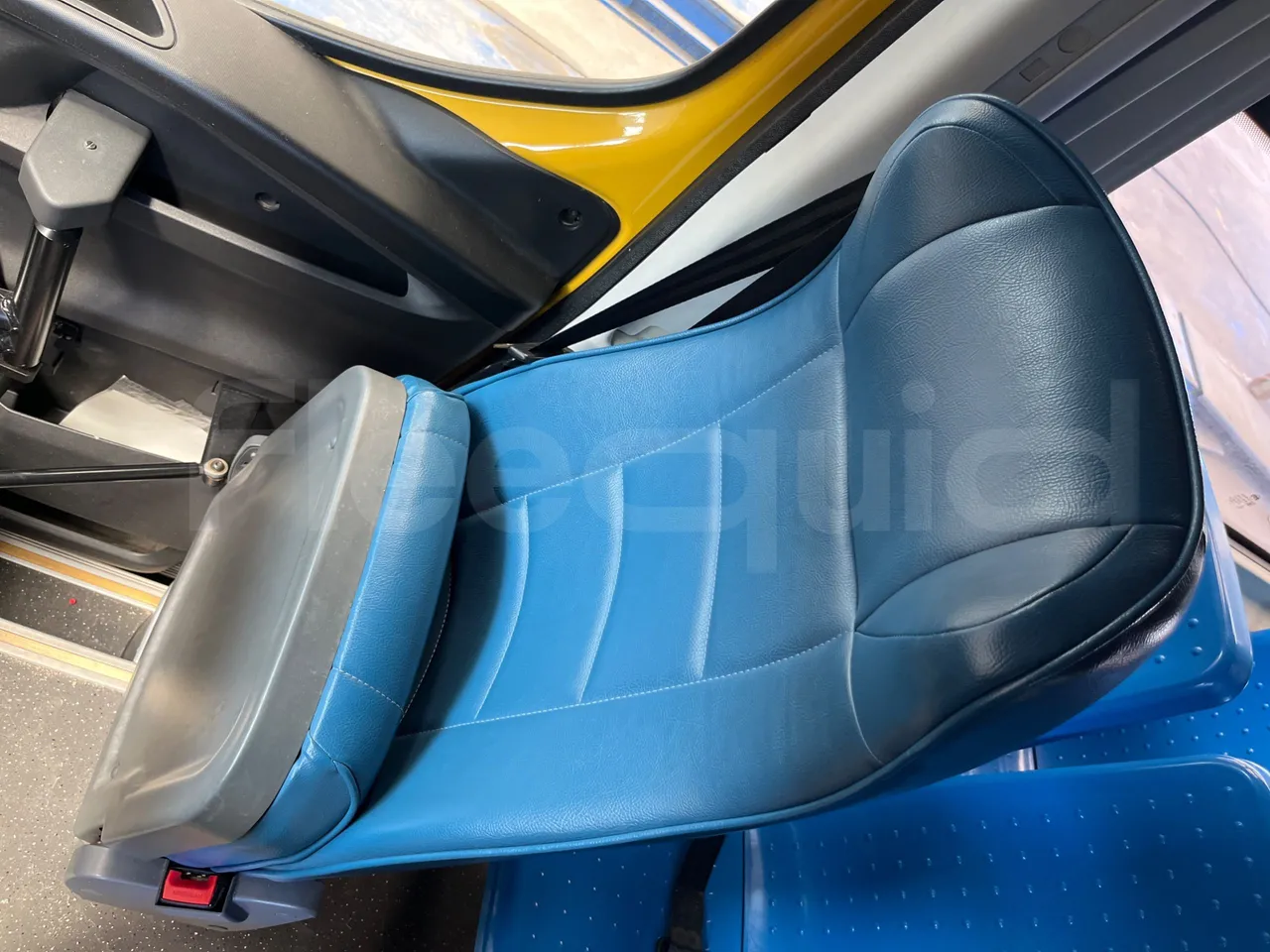 Iveco Daily 50C14N - EUR6 - 100kW - 6,048m - hostess seat photo
