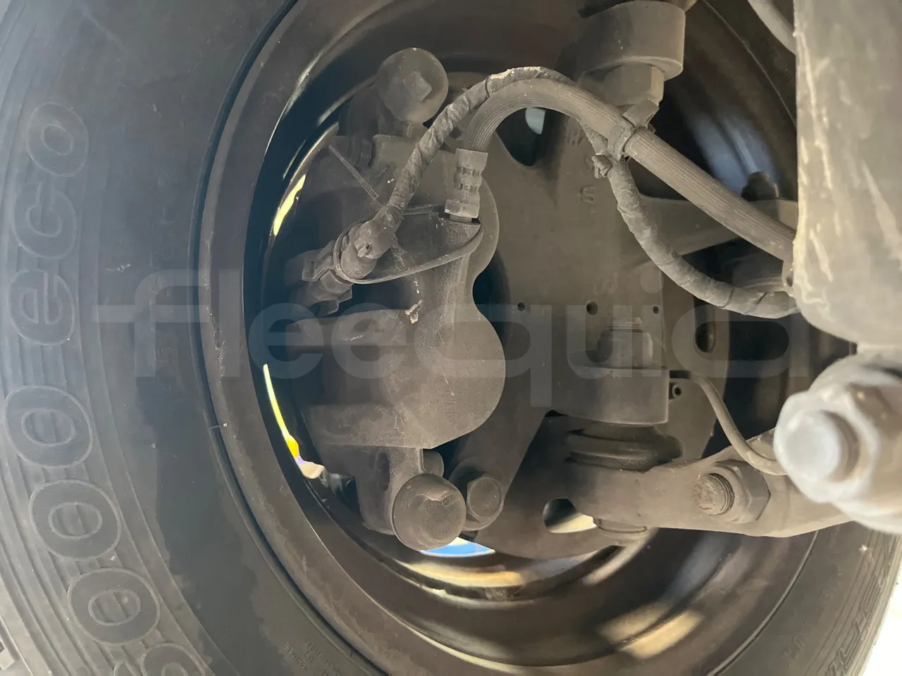 Iveco Daily 50C14N - EUR6 - 100kW - 6,048m - front brake calipers left