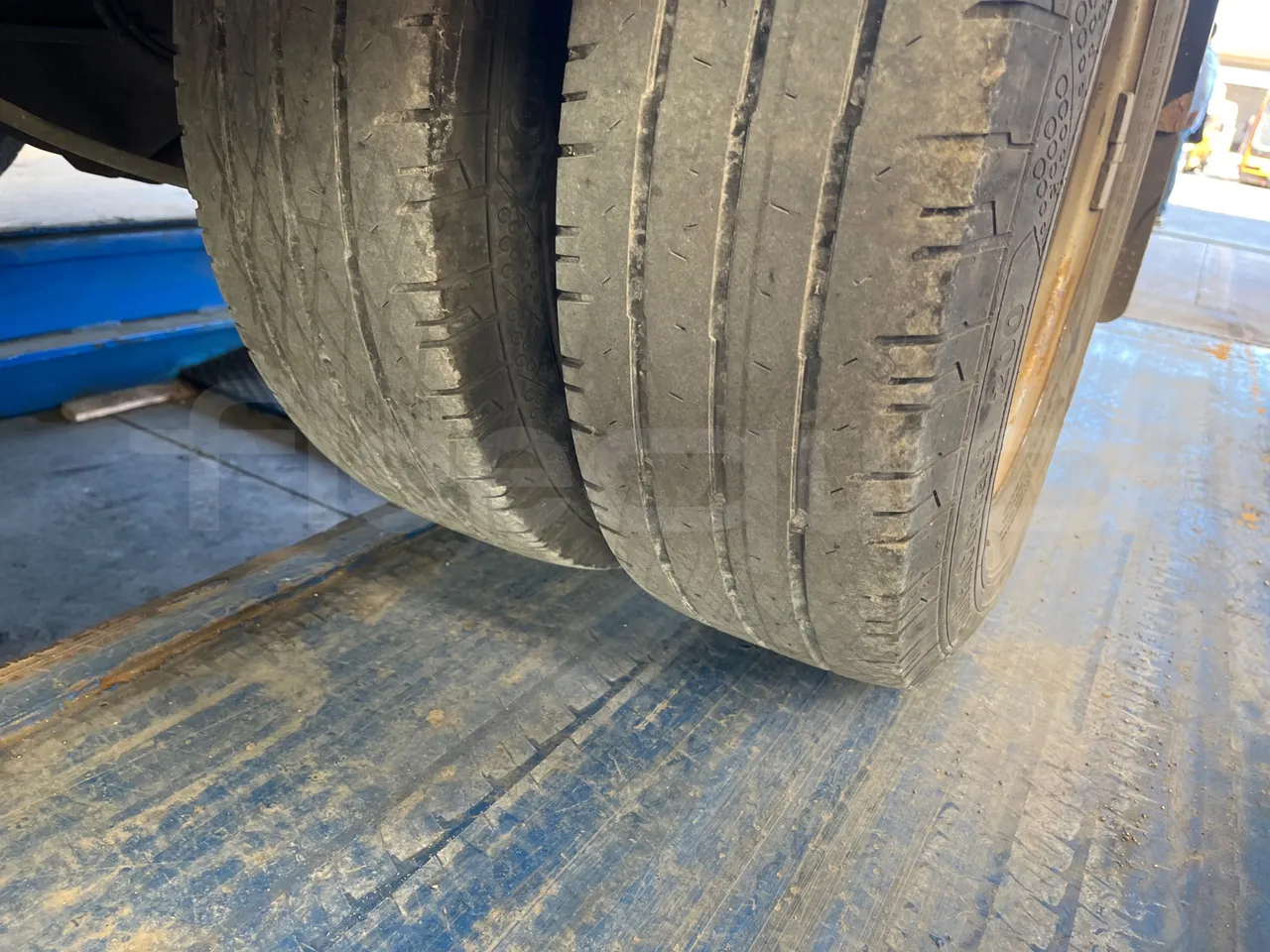 Iveco Daily 50C14N - EUR6 - 100kW - 6,048m - tread condition second axle tires left