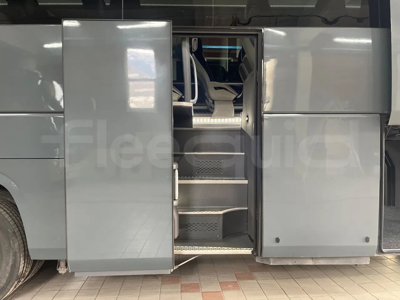 Irizar i6 12.37 - EUR6 - 331kW - 12.200m - front door 2 open