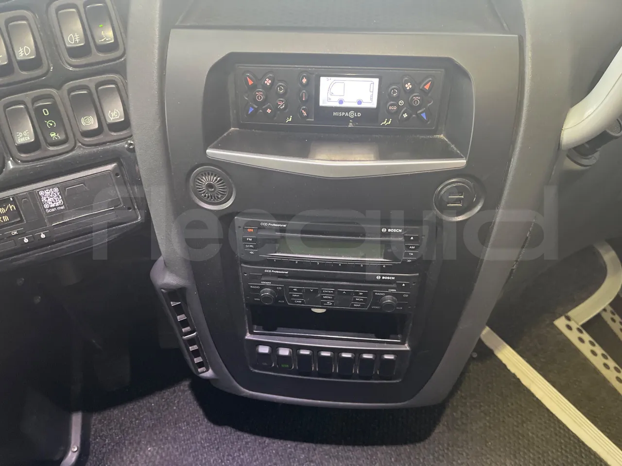 Irizar i6 12.37 - EUR6 - 331kW - 12.200m - radio accessories photo