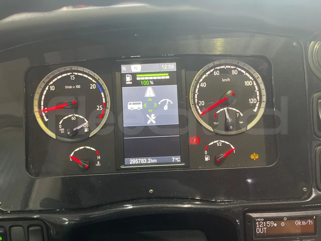 Irizar i6 12.37 - EUR6 - 331kW - 12.200m - dashboard lights on