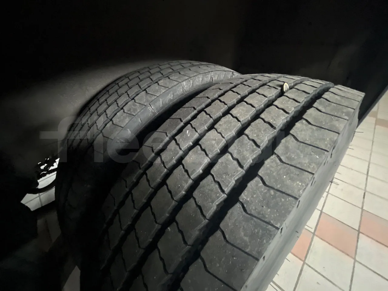 Irizar i6 12.37 - EUR6 - 331kW - 12.200m - tread condition front tires left