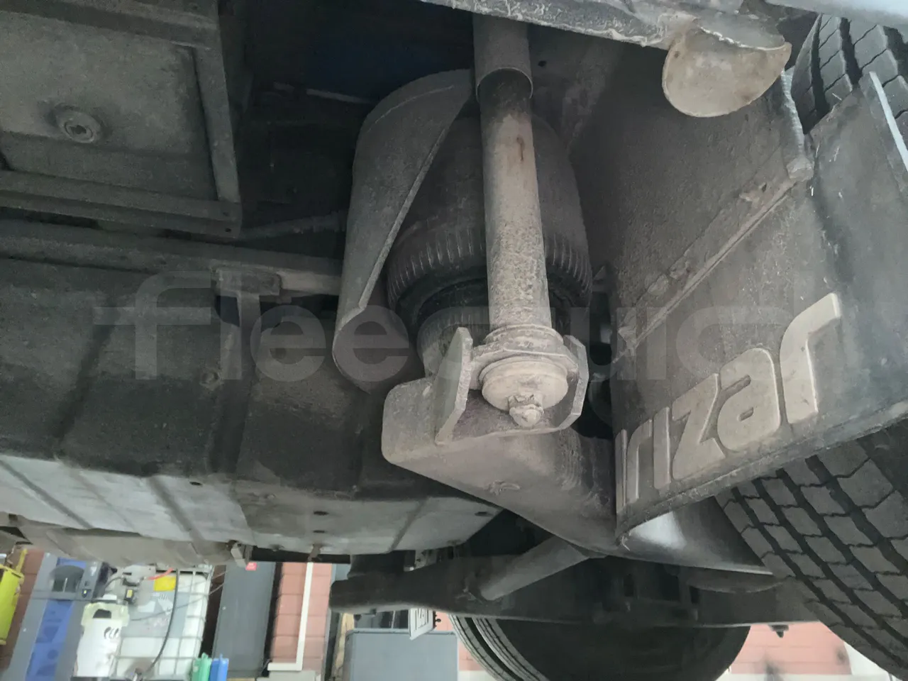 Irizar i6 12.37 - EUR6 - 331kW - 12.200m - axel 3 shock absorbers 1 right