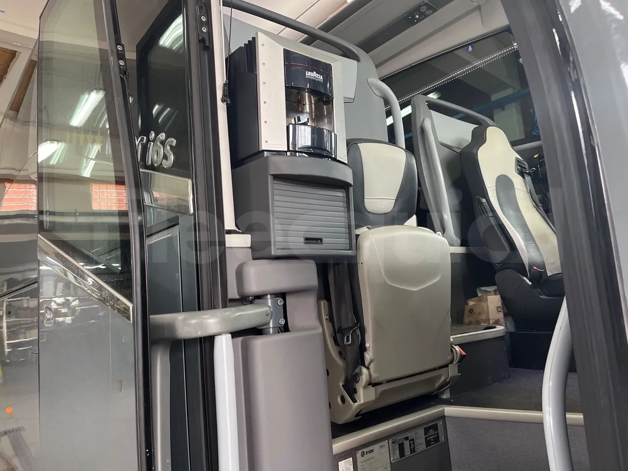 Irizar i6 12.37 - EUR6 - 331kW - 12.200m - hostess seat photo