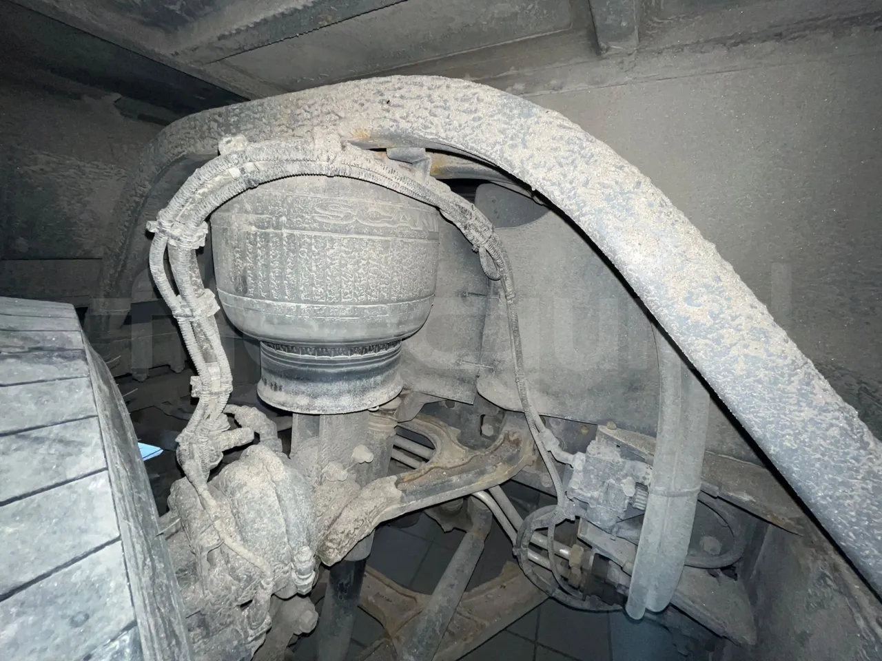 Irizar i6 12.37 - EUR6 - 331kW - 12.200m - central undercarriage photo