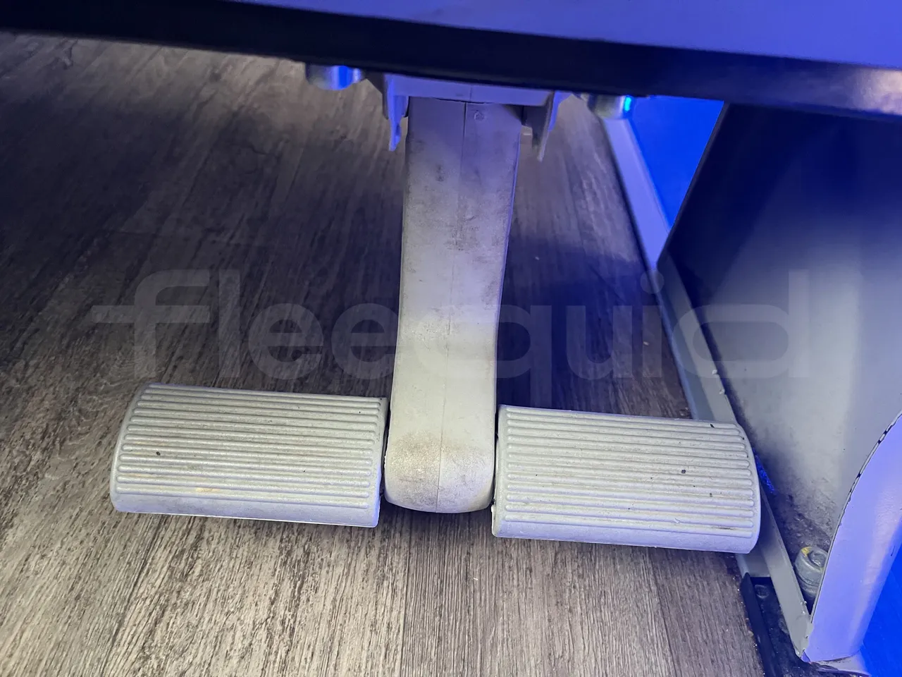 Irizar i6s - Footrest