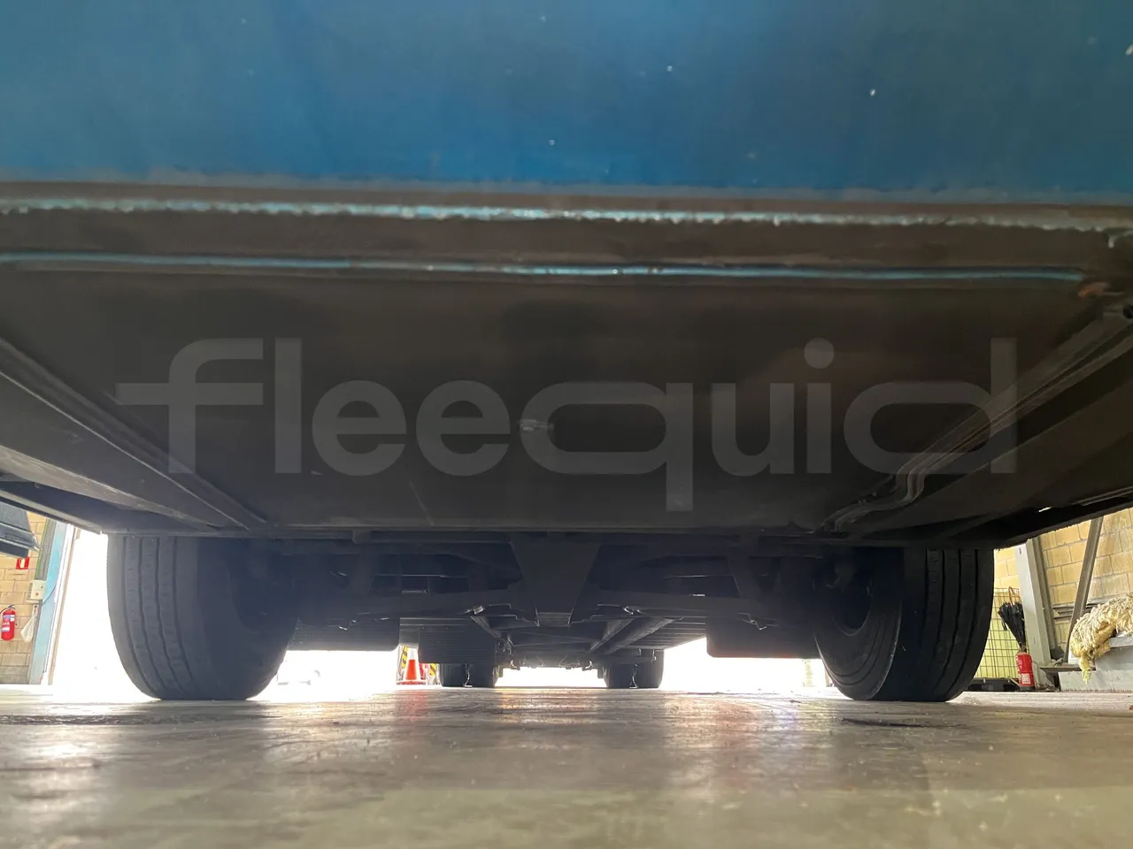 Irizar i6s - First Axle Shock Absorbers Right Side