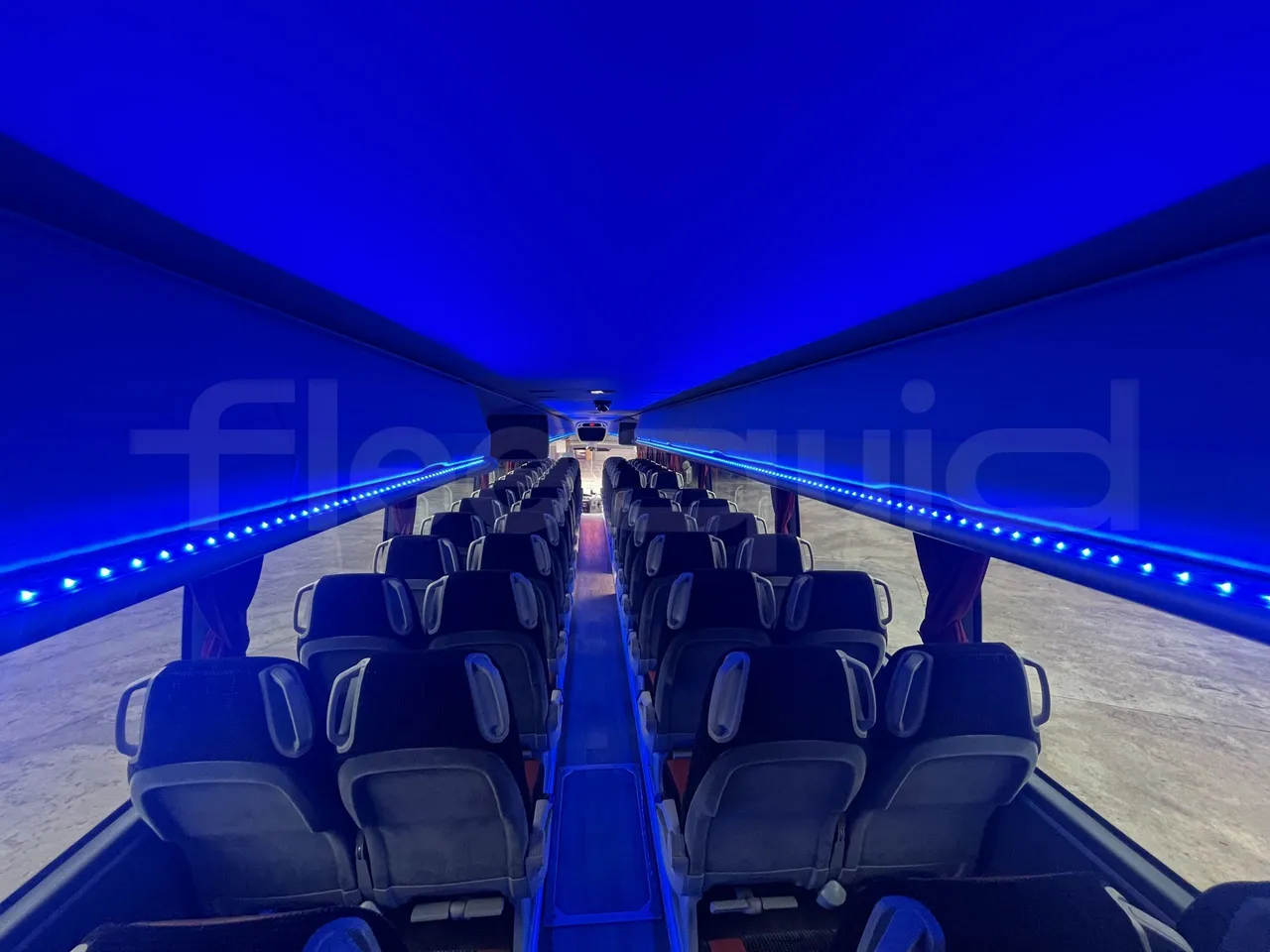 Irizar i6s - Overhead Compartments