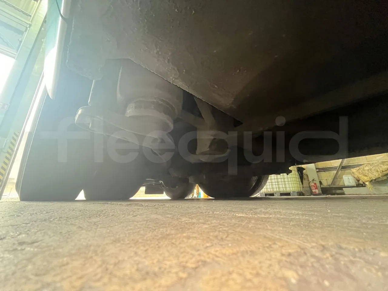 Irizar i6s - Third Axle First Shock Absorbers Right Side