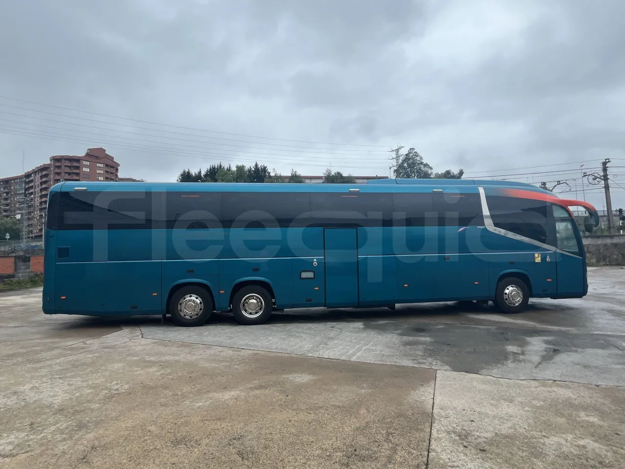 Irizar i6s - Right Side