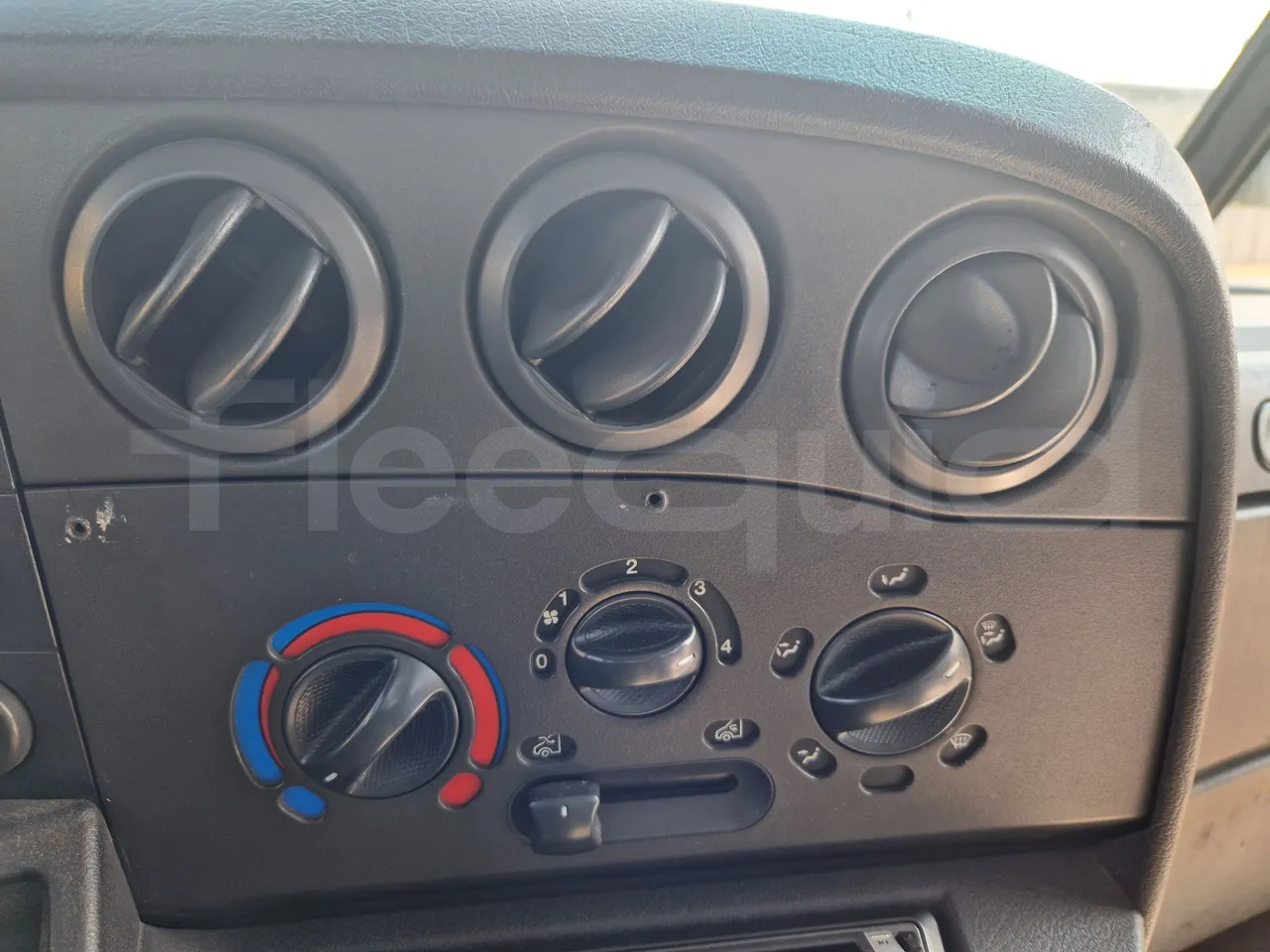Iveco Cacciamali 65C15/70-EUR3 -107 Kw - 7,92 Mt - command unit indicators