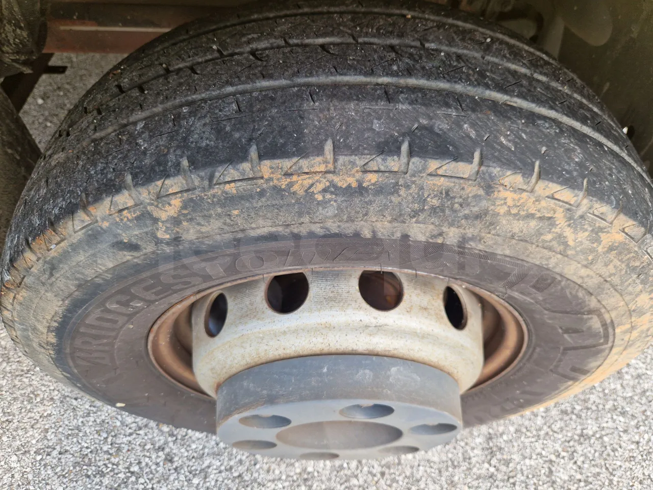 Iveco Cacciamali 65C15/70-EUR3 -107 Kw - 7,92 Mt - tread condition third axle tires right
