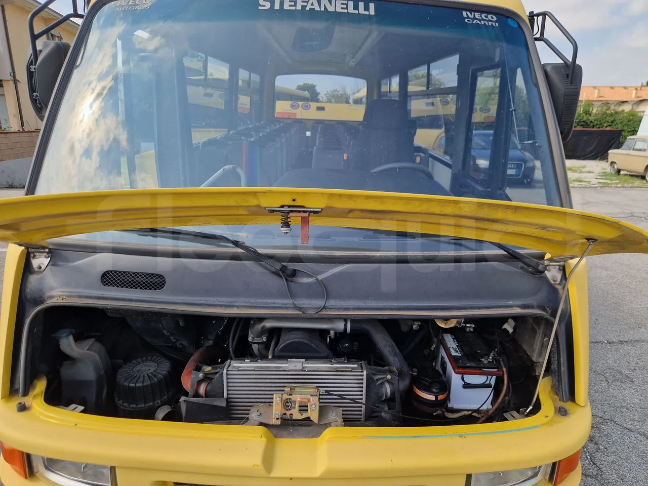 Iveco Cacciamali 65C15/70-EUR3 -107 Kw - 7,92 Mt - rear hatch open (mandatory  for bus to scrap)