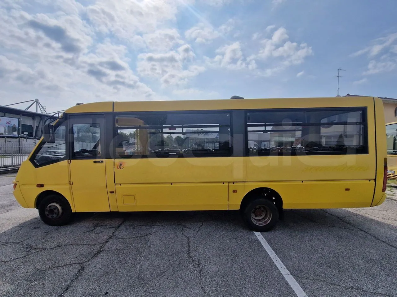 Iveco Cacciamali 65C15/70-EUR3 -107 Kw - 7,92 Mt - left side photo