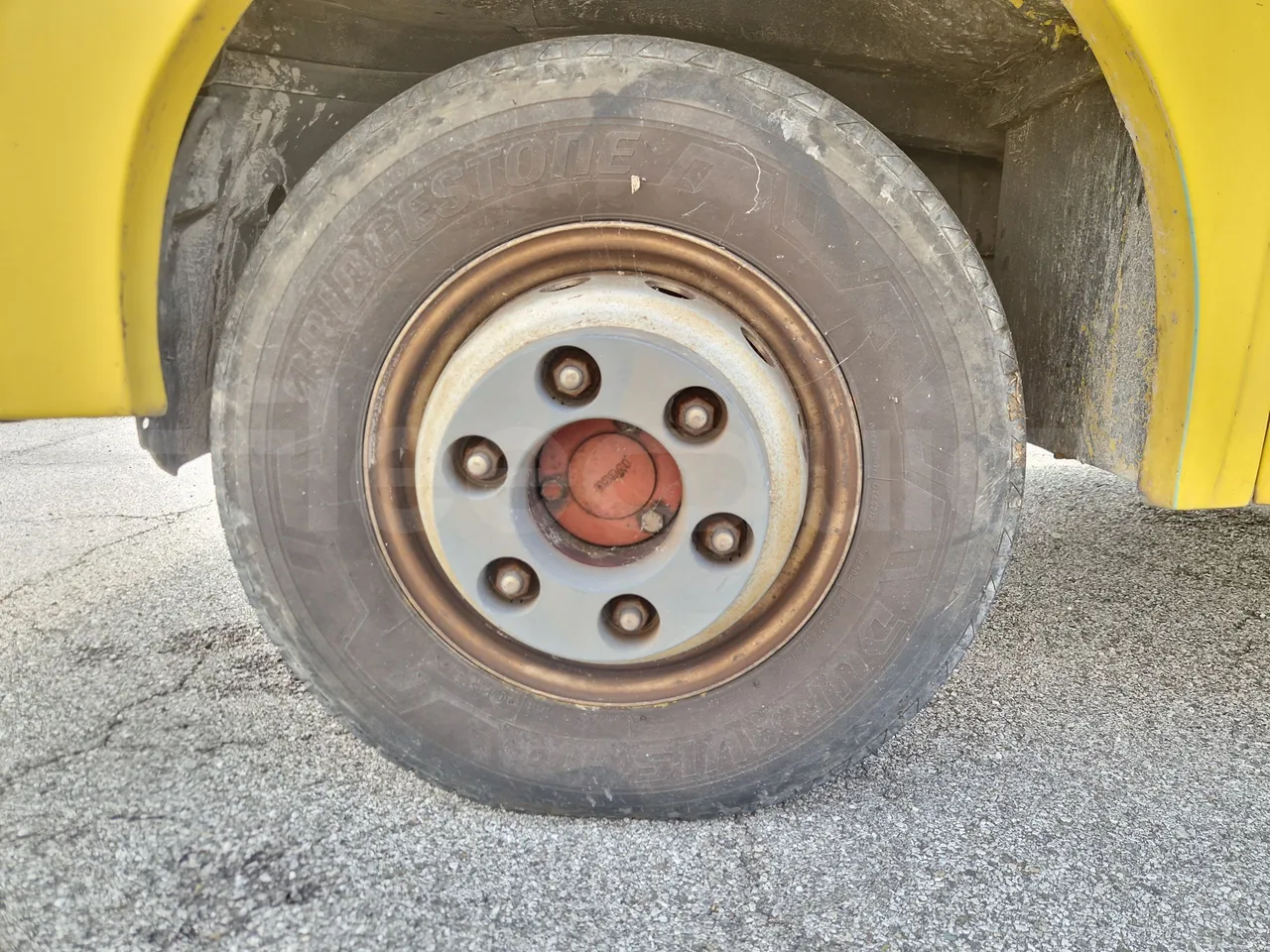 Iveco Cacciamali 65C15/70-EUR3 -107 Kw - 7,92 Mt - front left tire measurements