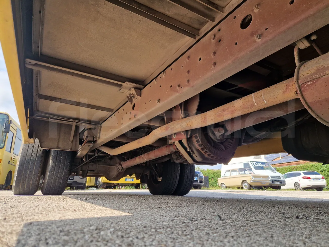 Iveco Cacciamali 65C15/70-EUR3 -107 Kw - 7,92 Mt - central undercarriage photo