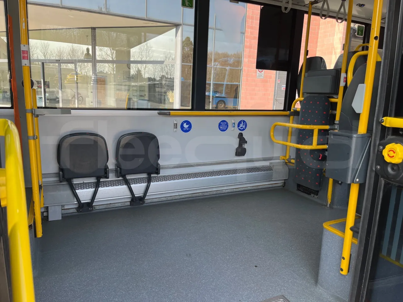 Solaris Urbino 12 - Euro6 - 240kW - 12mt - disabled area photo