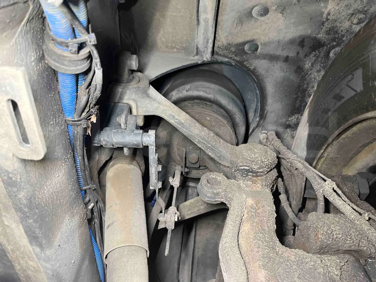 Solaris Urbino 12 - Euro6 - 240kW - 12mt - front air springs right