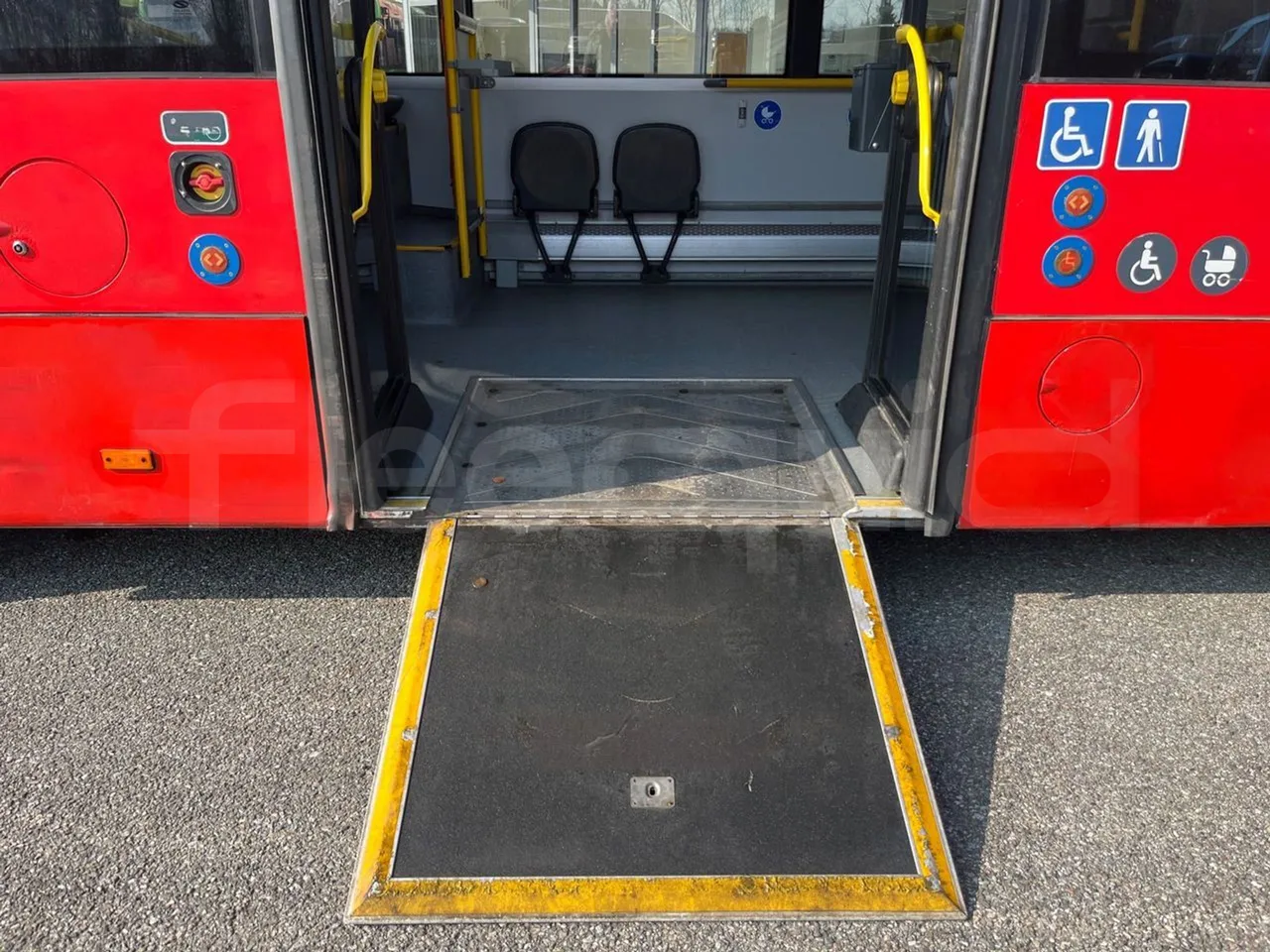 Solaris Urbino 12 - Euro6 - 240kW - 12mt - platform open photo