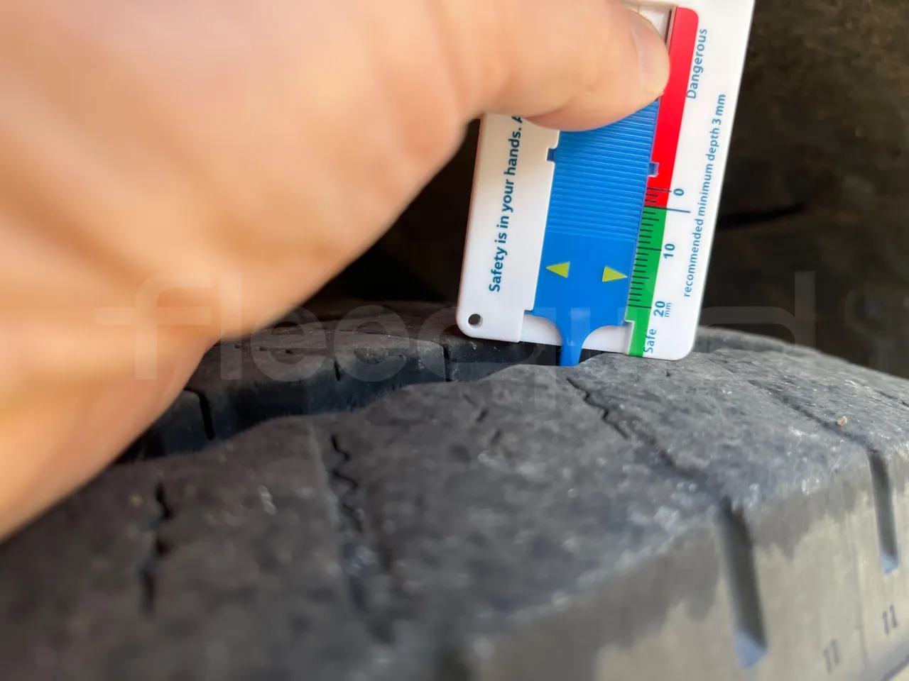 Solaris Urbino 12 - Euro6 - 240kW - 12mt - rear left tire photo