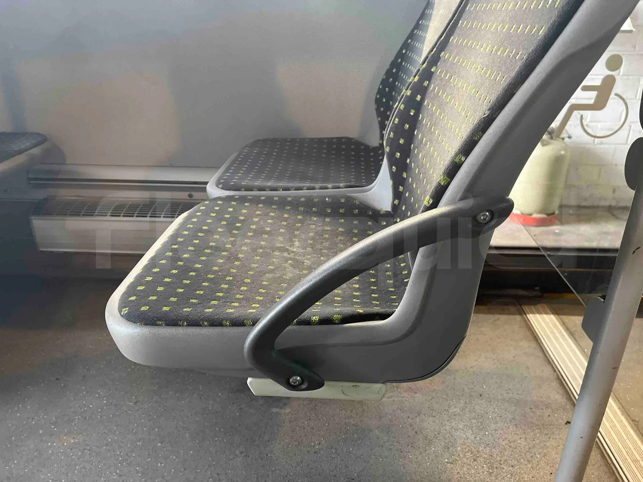 Man Lion's City - armrest detail photo