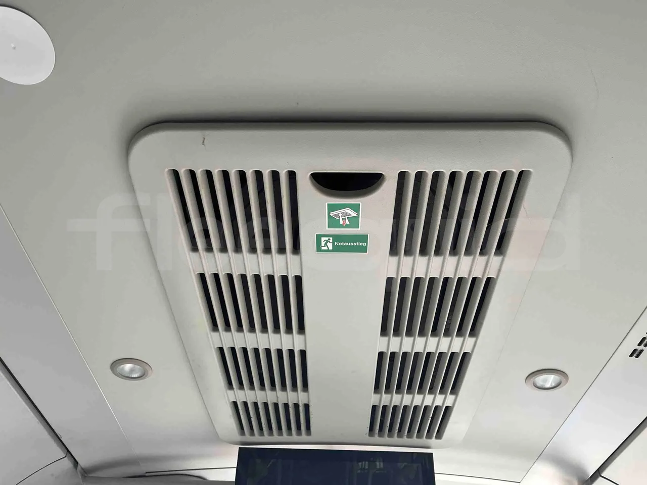 Man Lion's City - roof hatch 2