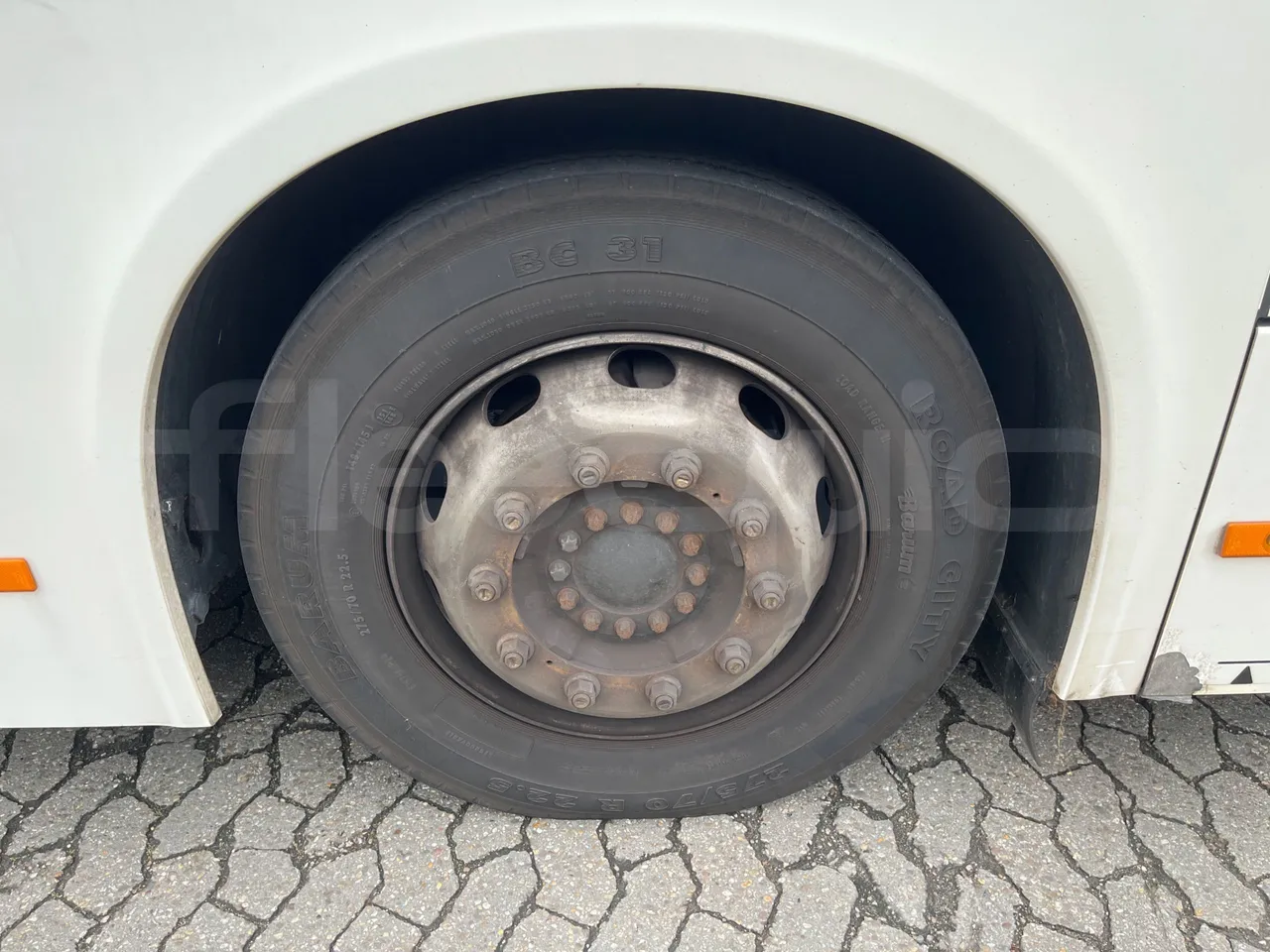 Man Lion's City - tread condition front tires left