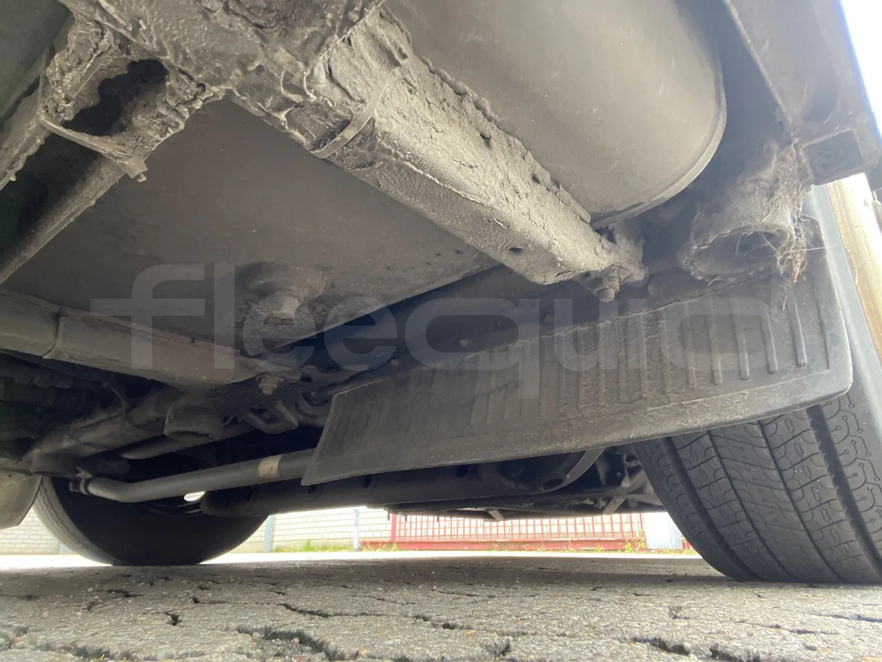 Man Lion's City - front axle right side