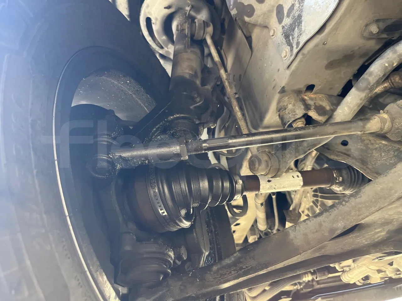 Ford Tourneo Custom YNFA1DBX - EUR6 - 125kW - 5.34m - front shock absorbers left