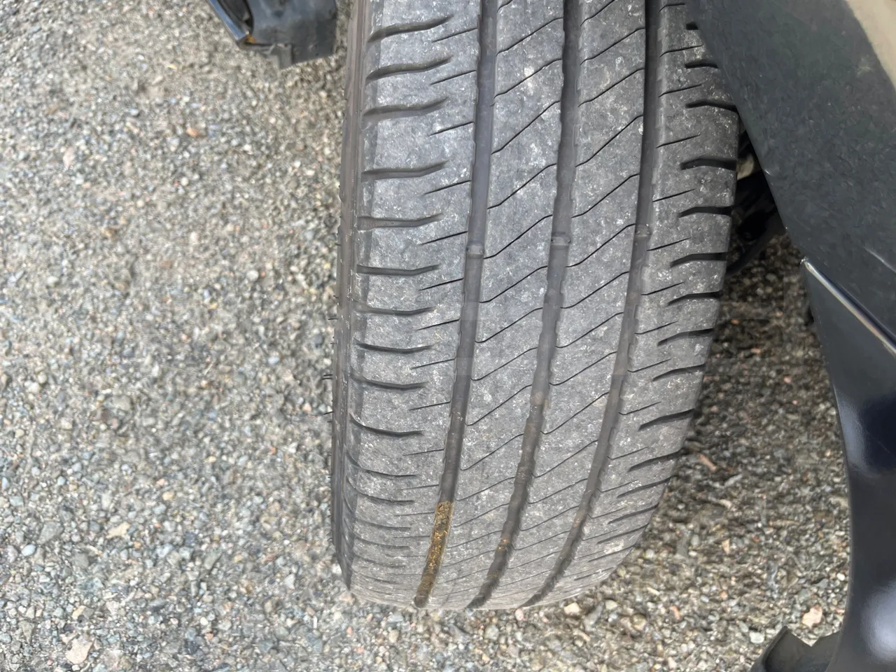 Ford Tourneo Custom YNFA1DBX - EUR6 - 125kW - 5.34m - tread condition front tires right