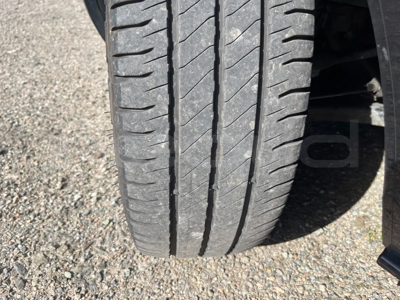 Ford Tourneo Custom YNFA1DBX - EUR6 - 125kW - 5.34m - tread condition second axle tires right