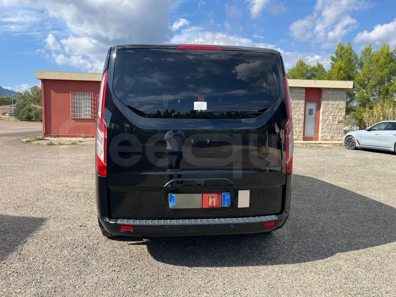 Ford Tourneo Custom YNFA1DBX - EUR6 - 125kW - 5.34m - rear hatch closed