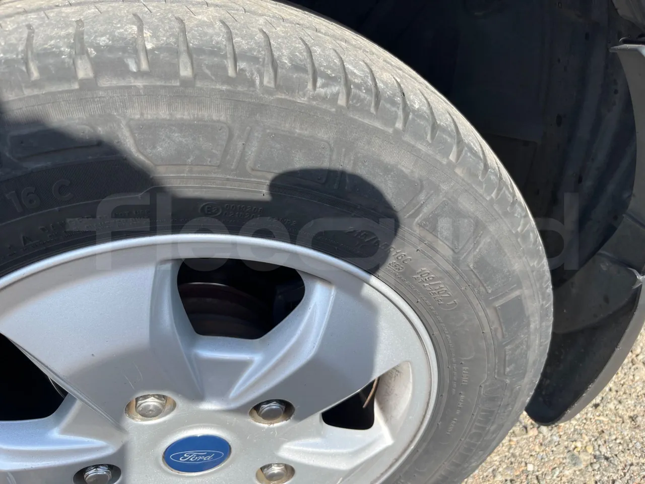 Ford Tourneo Custom YNFA1DBX - EUR6 - 125kW - 5.34m - rear left tire photo