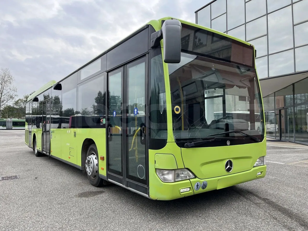 Mercedes-Benz Citaro O 530 LE - Euro5 - 220kW - 13.057mt - 3/4 front right doors